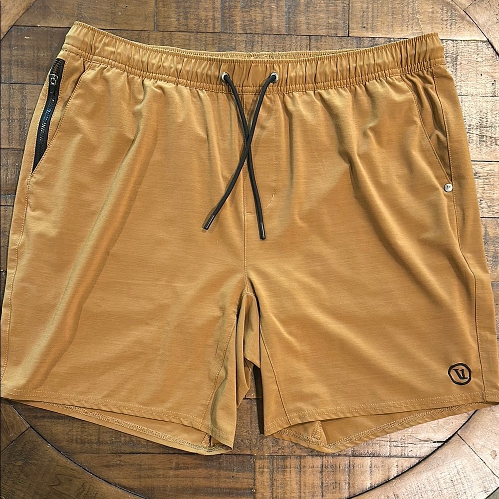 Vuori Elevate Kore Shorts - Caramel